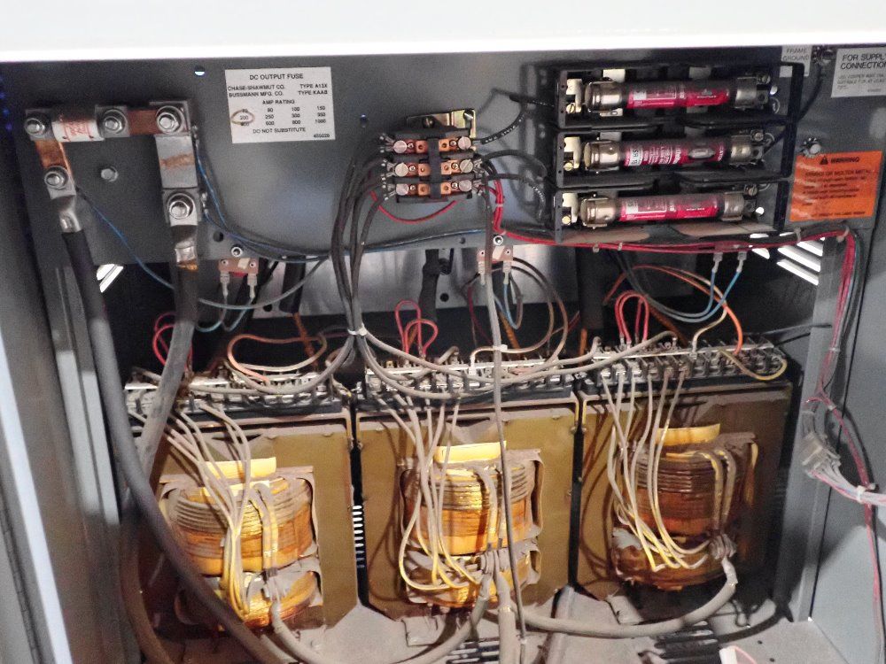 Hobart Accu-charger - 725c3-12