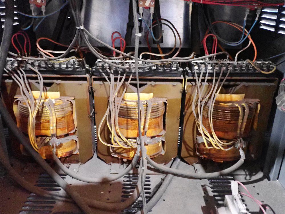 Hobart Accu-charger - 725c3-12