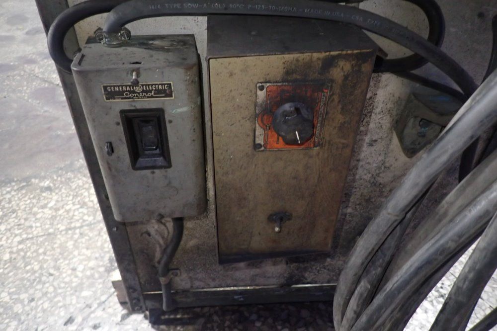 Sweco 25" X 25" X 8" Vibratory Separator