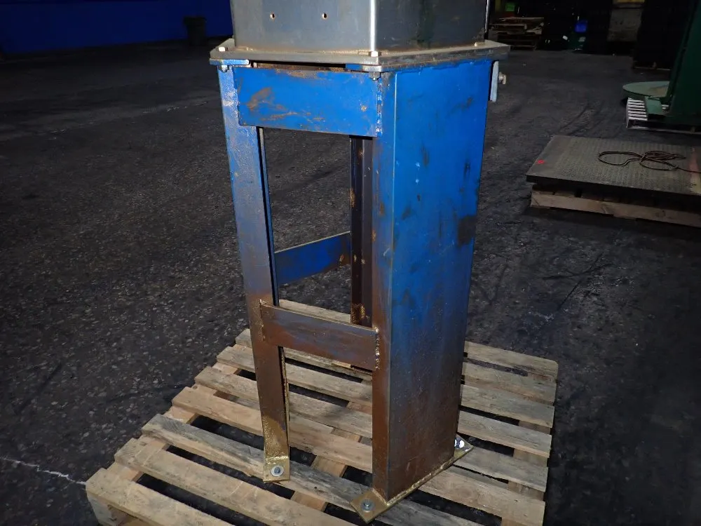 Vibrecon Approx. 30" Vibratory Separator