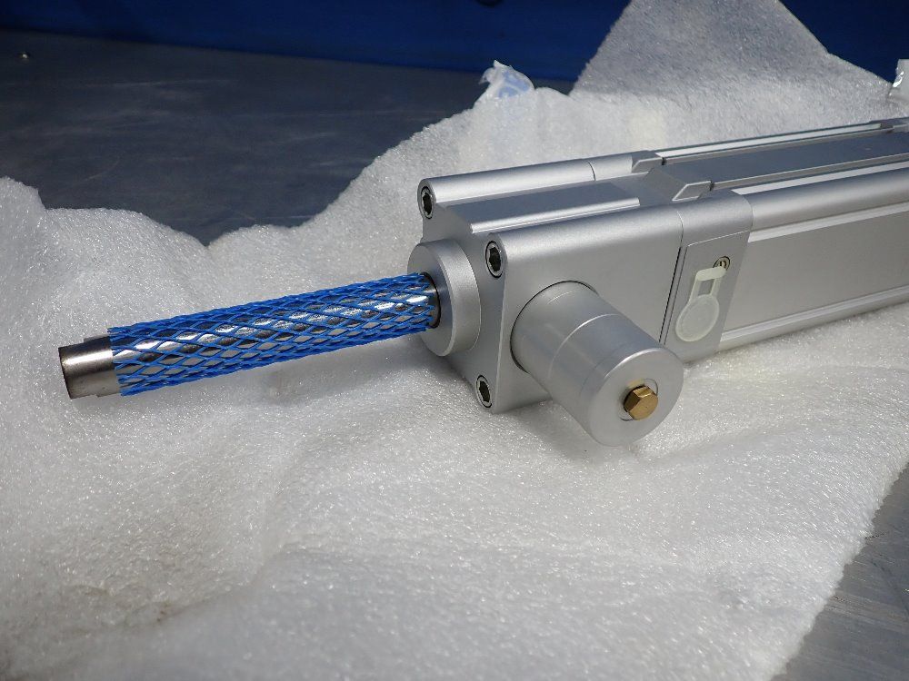 Festo 145psi Pneumatic Cylinder - Dnc-63-100-ppv-s2-k3-kp