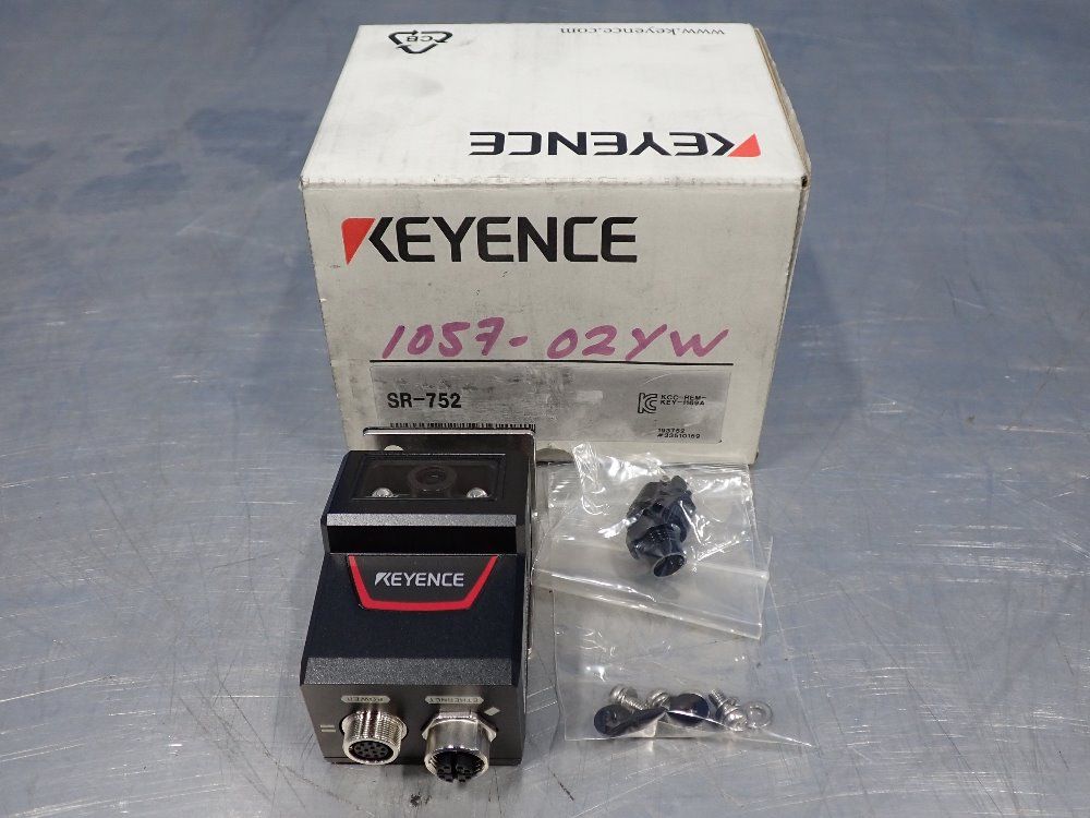 Keyence 752x480px 2d Code Reader - Sr-752