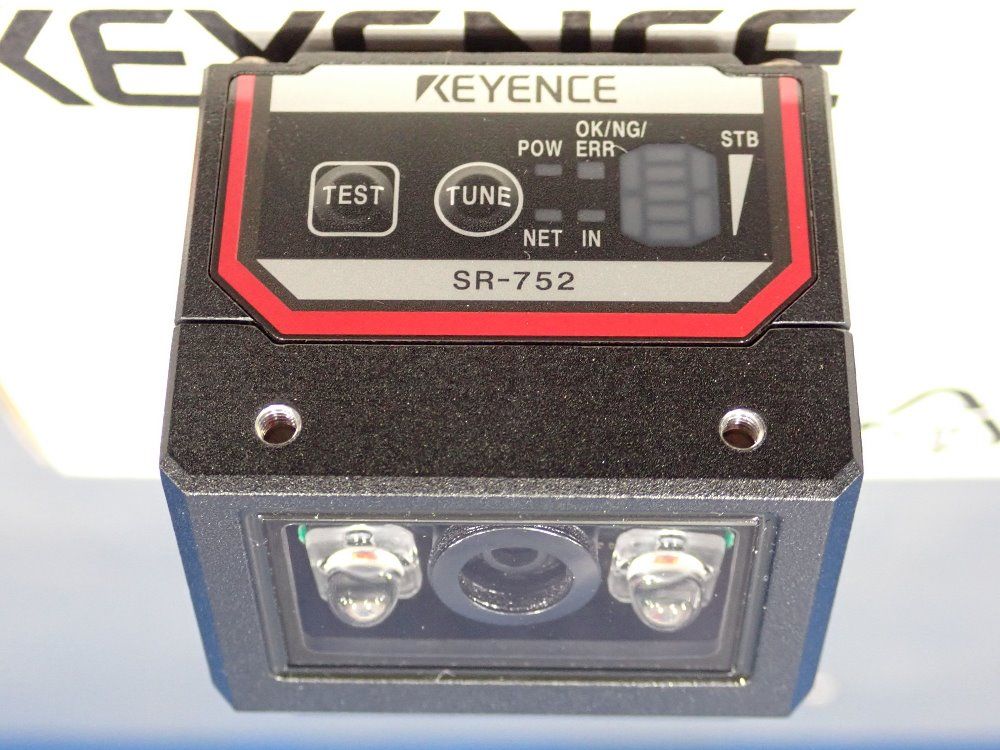 Keyence 752x480px 2d Code Reader - Sr-752