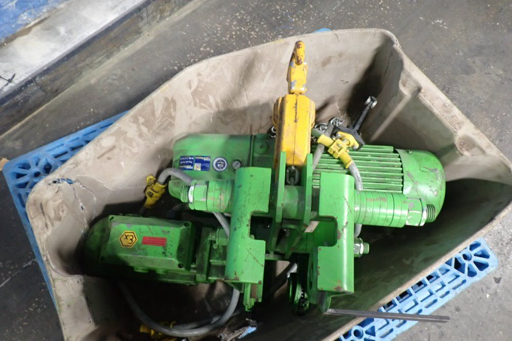 Stahl 2204 Lbs Electric Chain Hoist - Rut44119