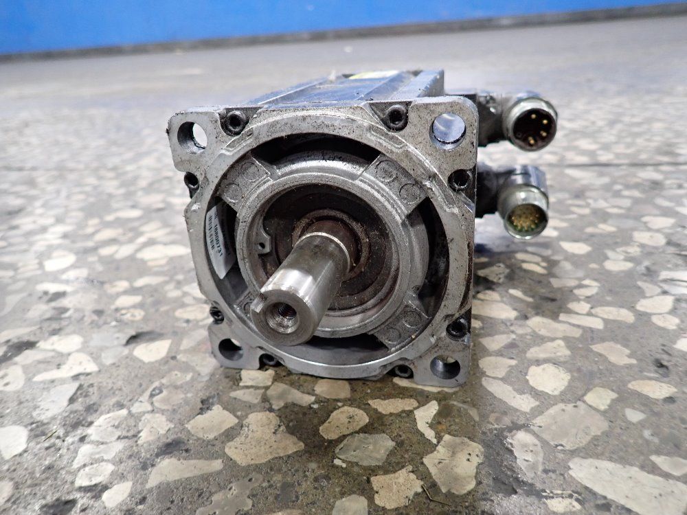 Allen Bradley Servo Motor - Mpl-b430p-mj72aa