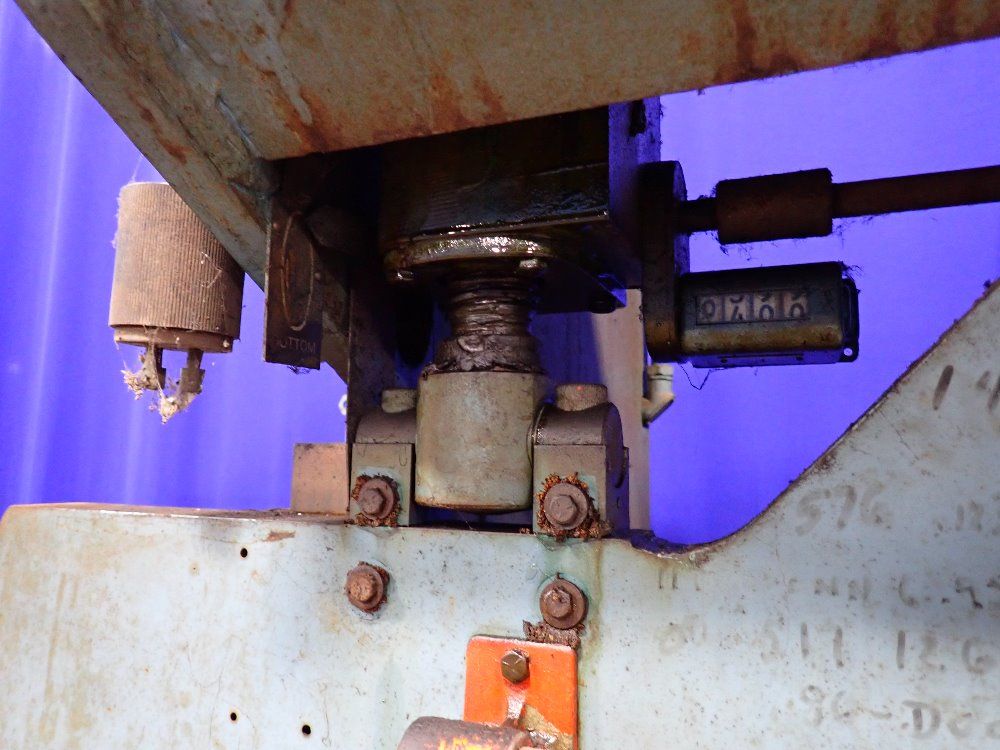 Niagara 25 Tons X 96" Press Brake - Ib-25-6-8