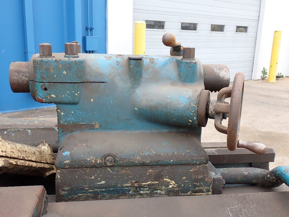 Leblond 32" X 84" Gap Bed Lathe