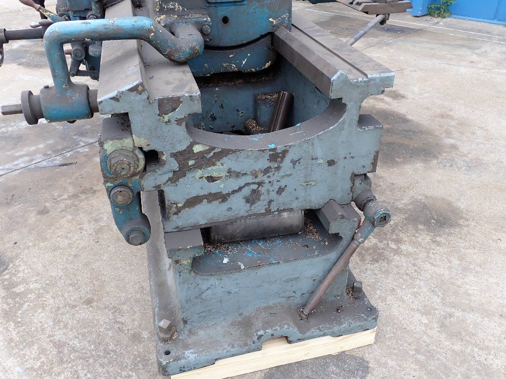 Leblond 32" X 84" Gap Bed Lathe