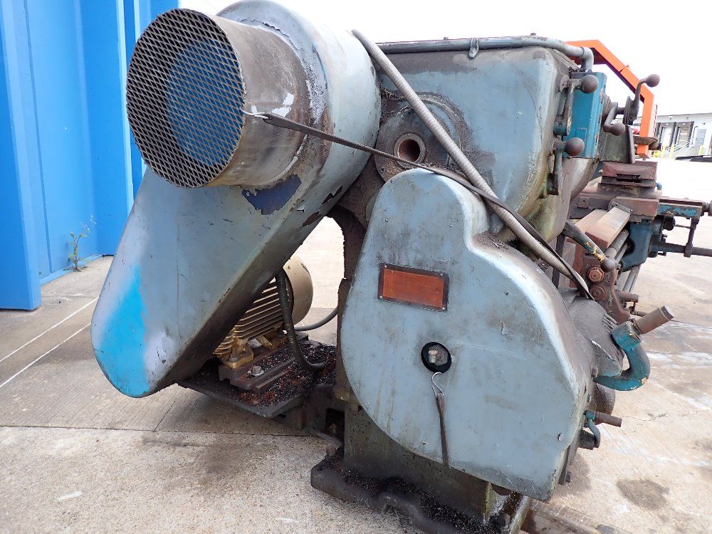 Leblond 32" X 84" Gap Bed Lathe