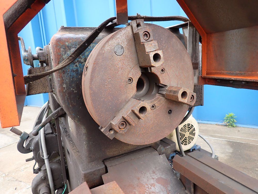 Leblond 32" X 84" Gap Bed Lathe