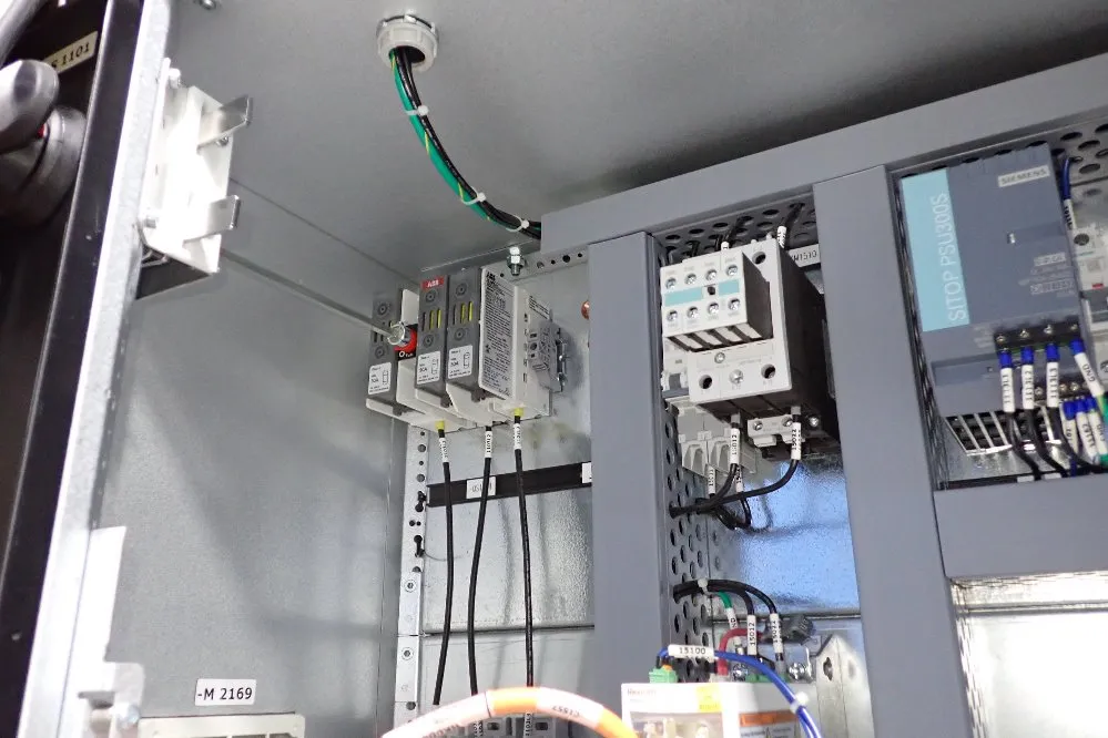 Abb Engineering Robot Controller - Irc5 Single