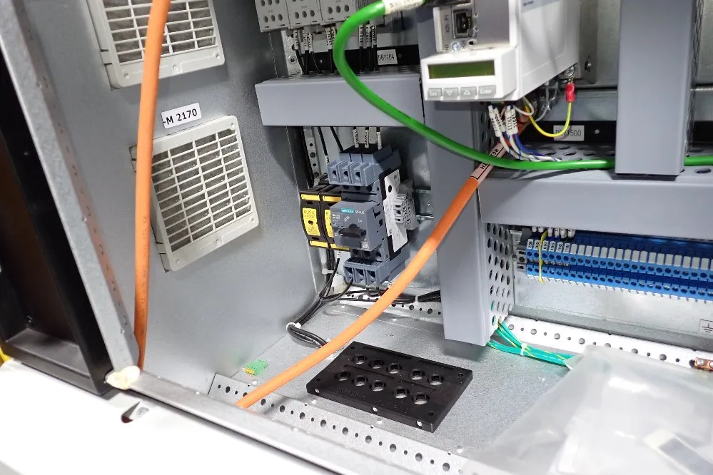 Abb Engineering Robot Controller - Irc5 Single