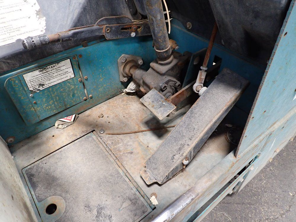 Tennant Power Sweeper - 255