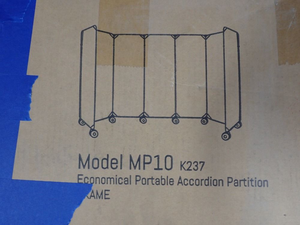 Versare Economical Portable Accordion Pertition Frame - Mp10