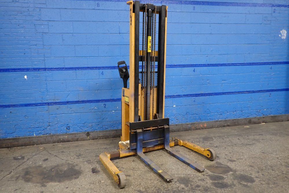 Used Big Joe Electric Straddle Lift | HGR Industrial Surplus