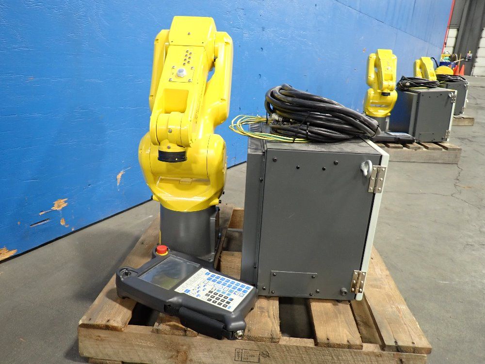 Fanuc Robot With Controller And Pendant - Lr Mate 200id/30ib
