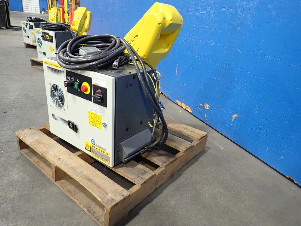 Fanuc Robot With Controller And Pendant - Lr Mate 200id/30ib
