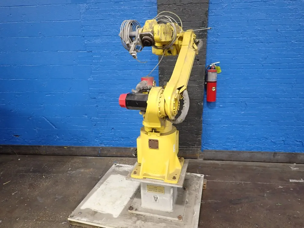 Fanuc 2004 Fanuc M16i Robot