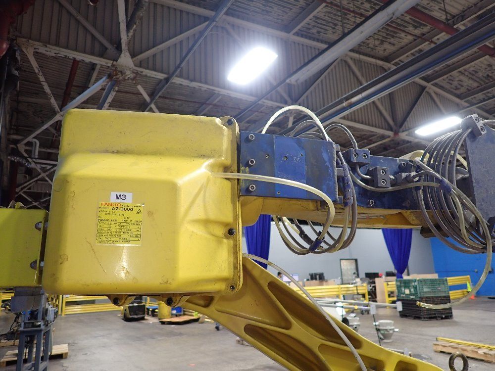 Fanuc 2004 Fanuc M16i Robot