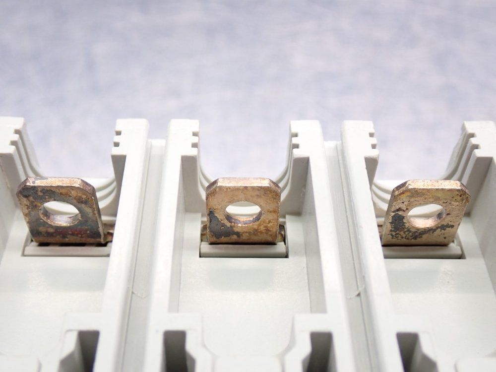 Allen Bradley Molded Case Circuit Breaker - 140g-h6c3-c15