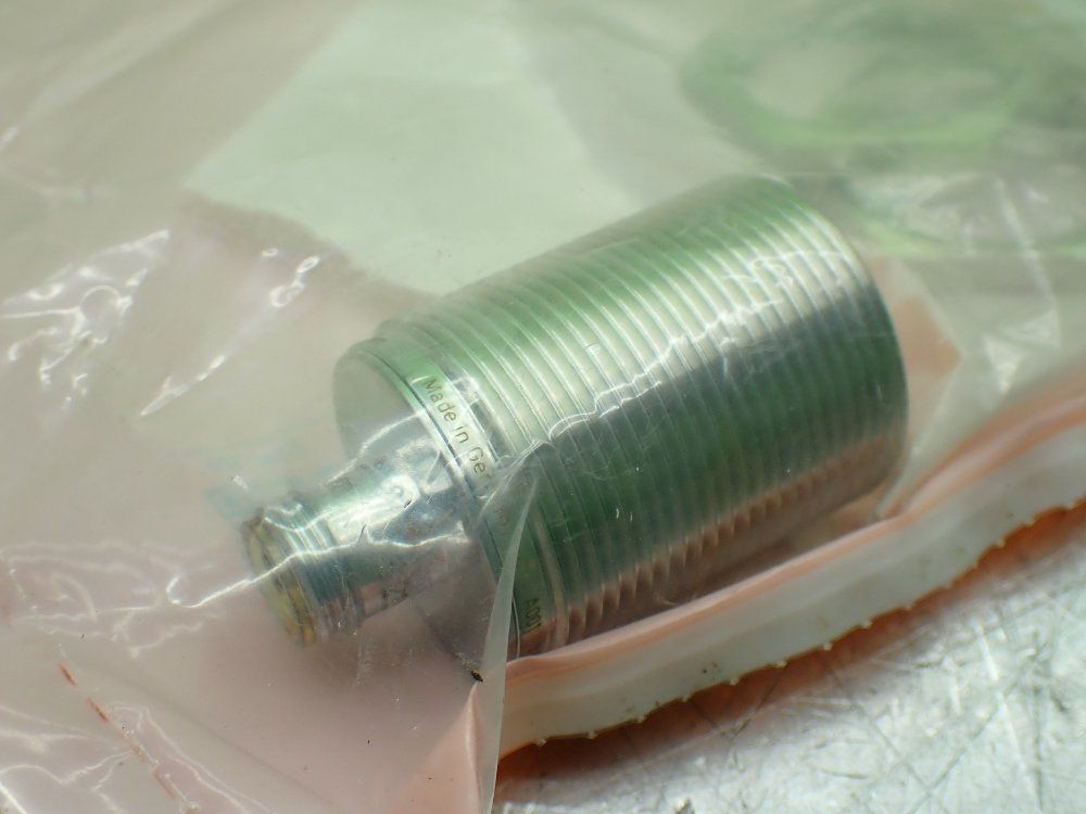 Ifm 15mm Inductive Sensor. - Iis204