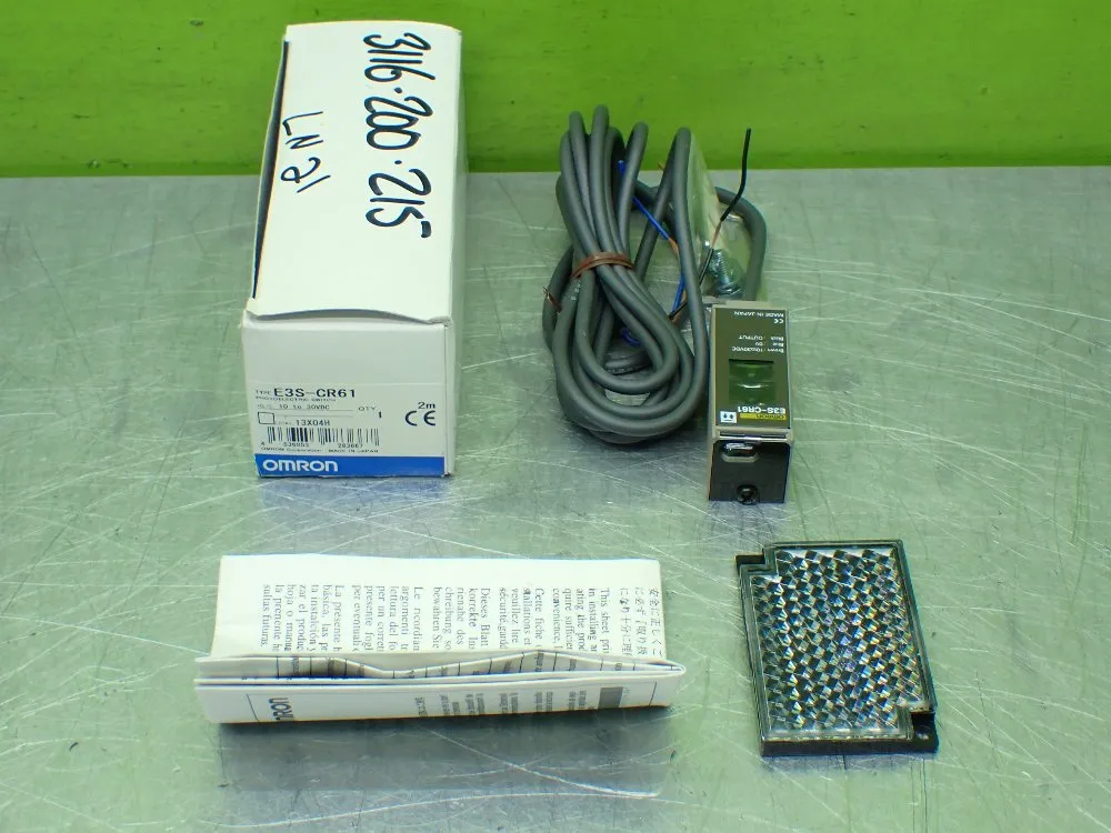 Omron Photoelectric Switch - E3s-cr61