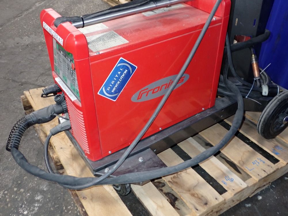 Fronius 270 Amp Welder - Transpulssynerg2700 Mv/4r/z