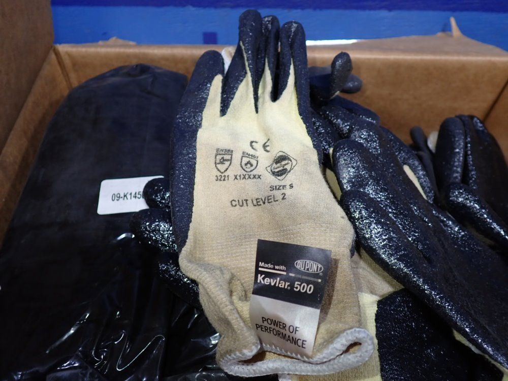 Dupoint Gloves