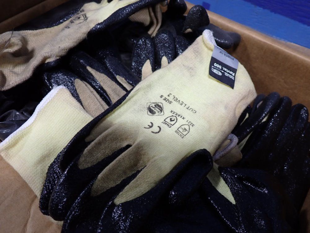 Dupoint Gloves