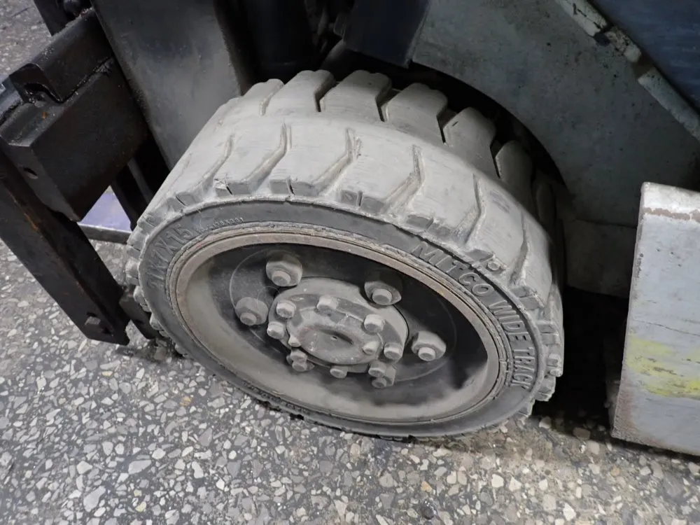 Komatsu 3520 Lbs Fg20st11 Propane Forklift - Fg20st11