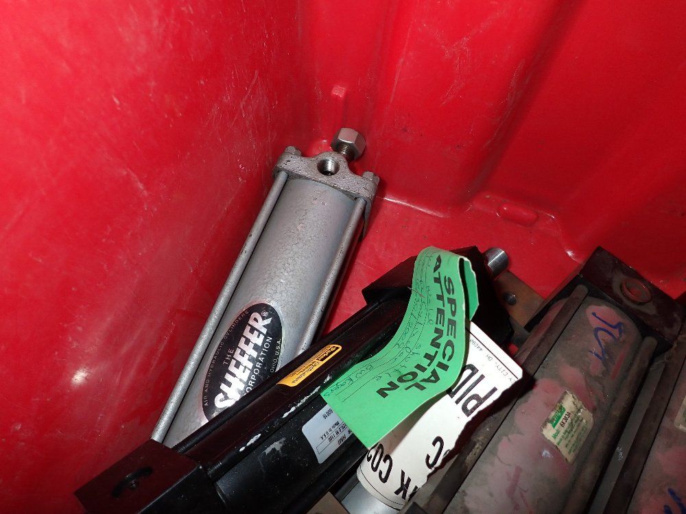  Hydraulic Cylinders