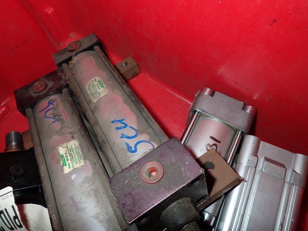  Hydraulic Cylinders