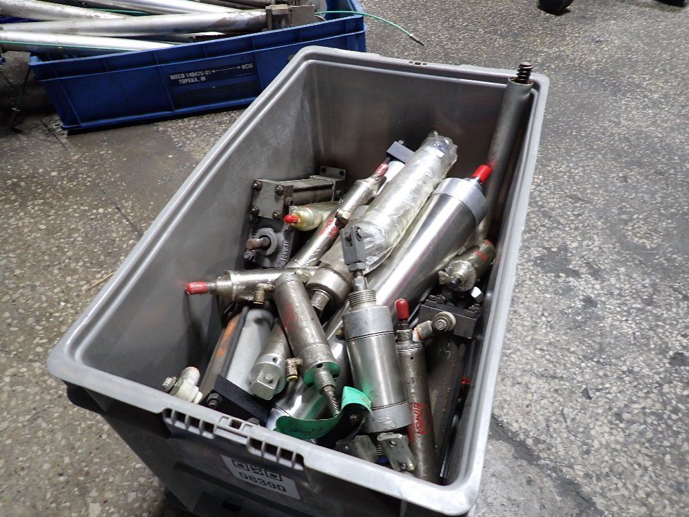  Hydraulic Cylinders