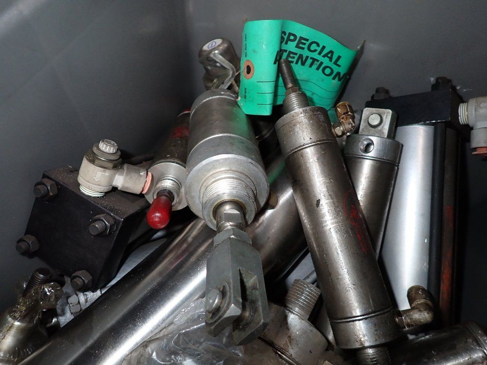  Hydraulic Cylinders