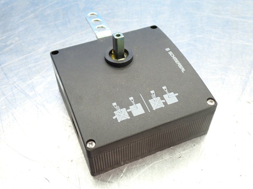 Schmersal Hinged Guard Actuator