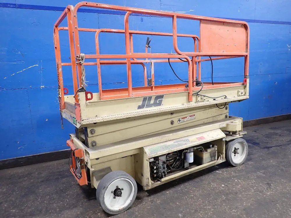 ELECTRIC MAN LIFT