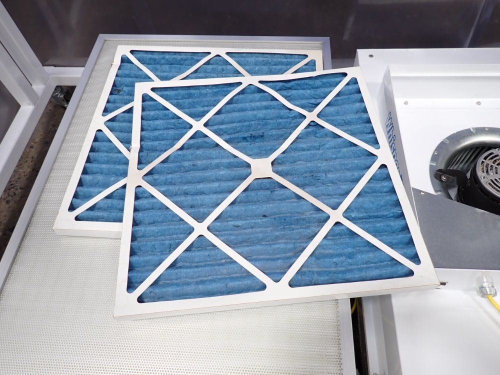 Terra Universal Laminar Flow Hood