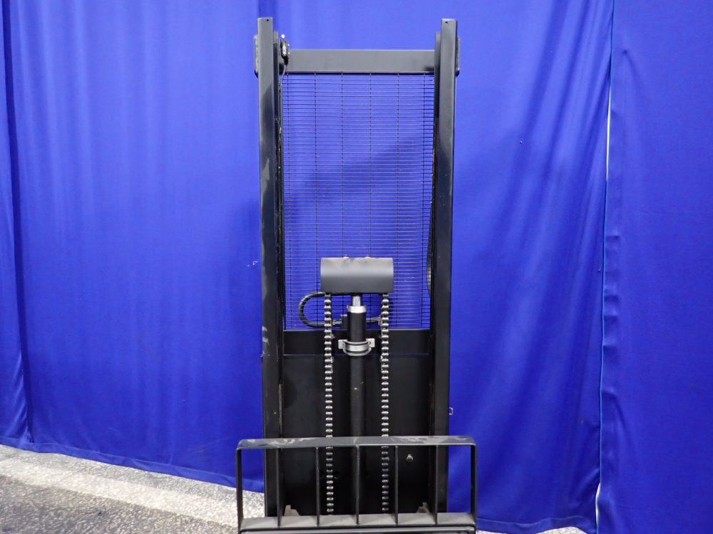 Vestil Vestil Sl63aa Straddle Lift