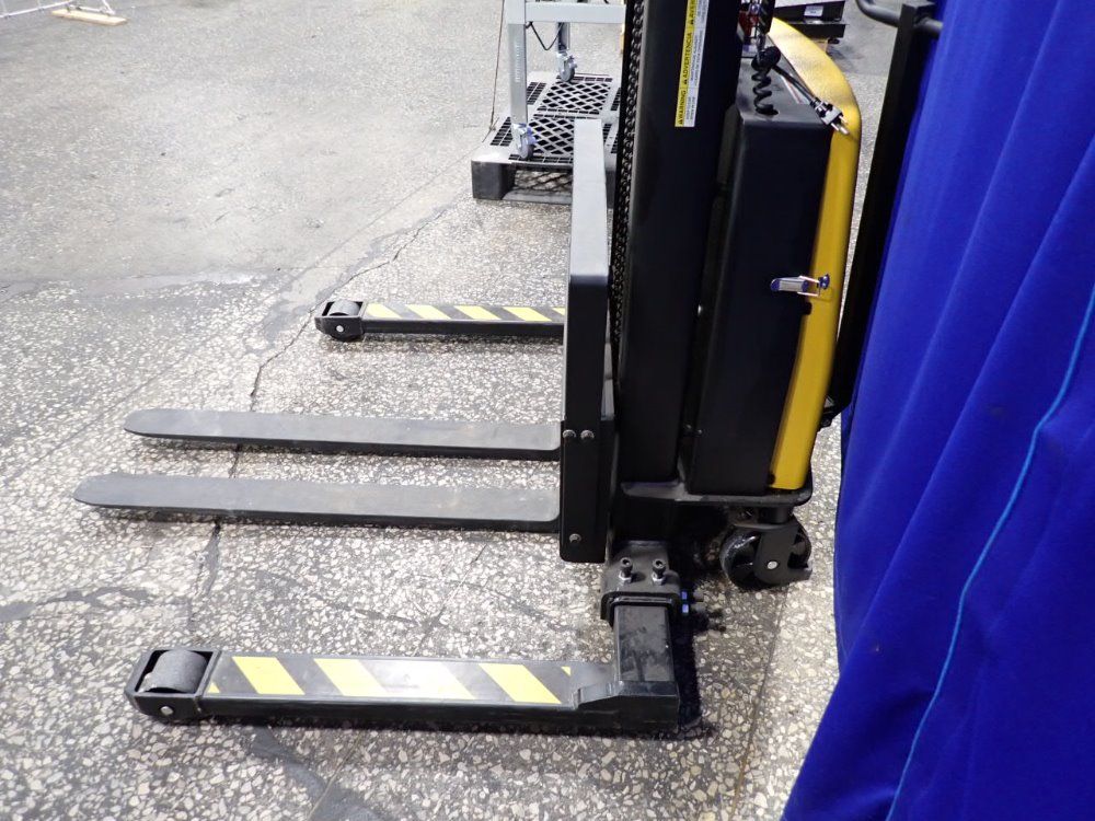 Vestil Vestil Sl63aa Straddle Lift