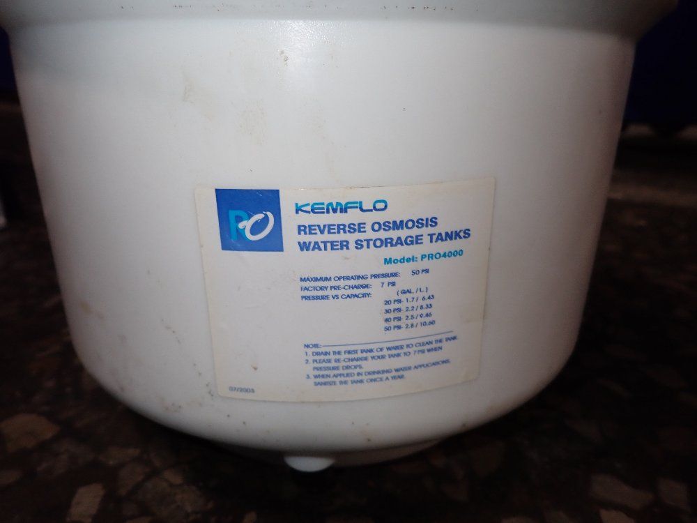 Kemflo 10 Gallons Water Storage Tank