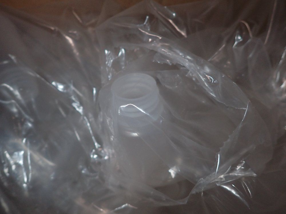  Plastic Capsbottles