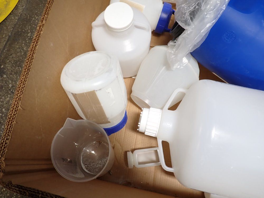  Plastic Containers