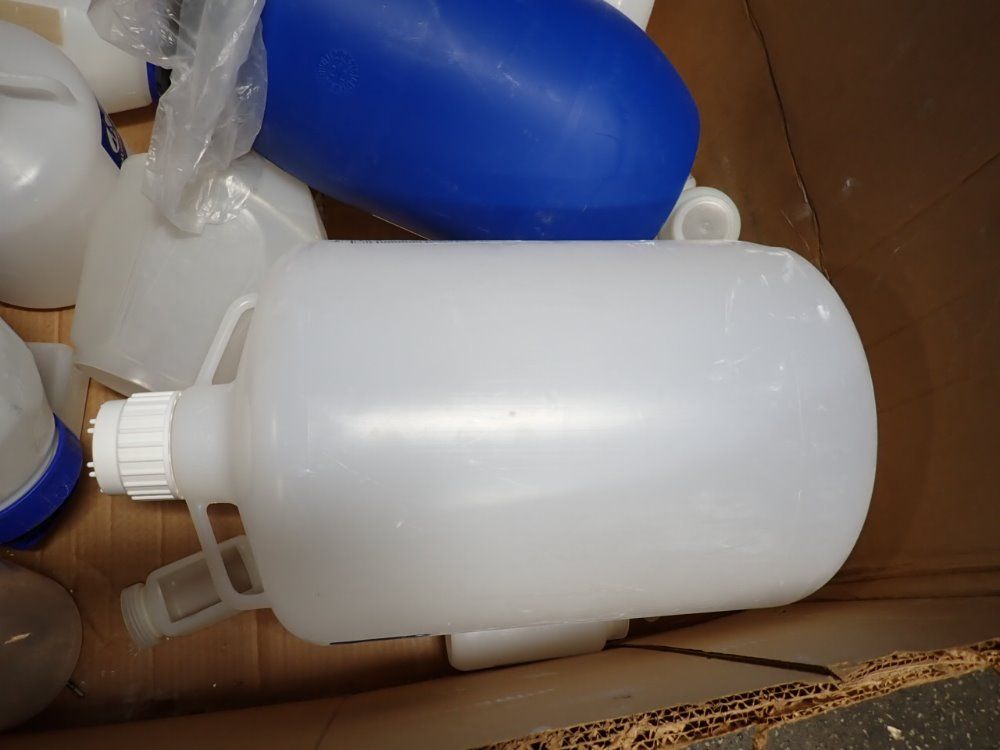  Plastic Containers