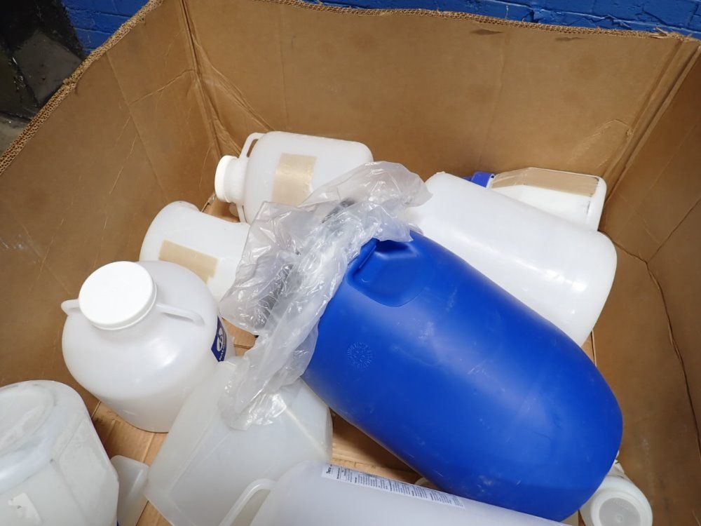  Plastic Containers