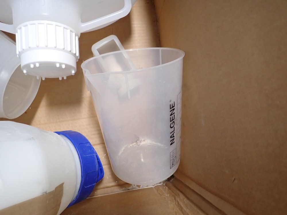  Plastic Containers