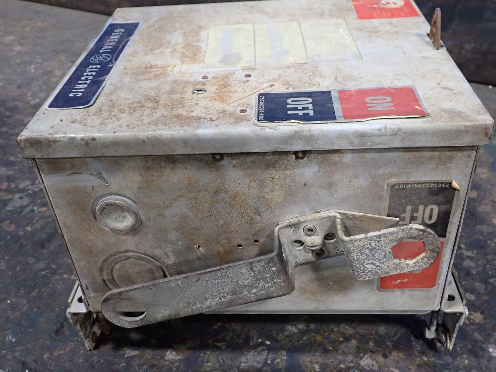 General Electric Fusible Bus Plug