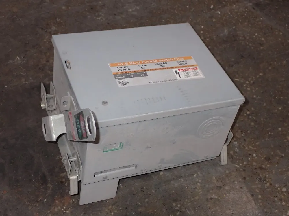 FUSIBLE BUS PLUG