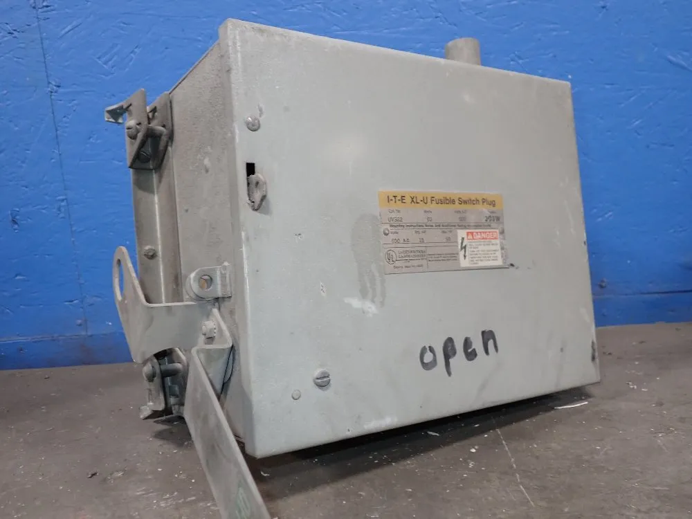 FUSIBLE BUS PLUG