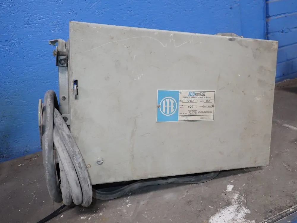 FUSIBLE BUS PLUG