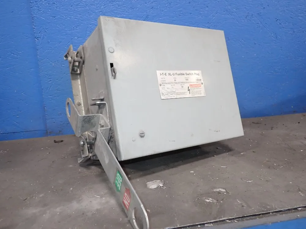 FUSIBLE BUS PLUG